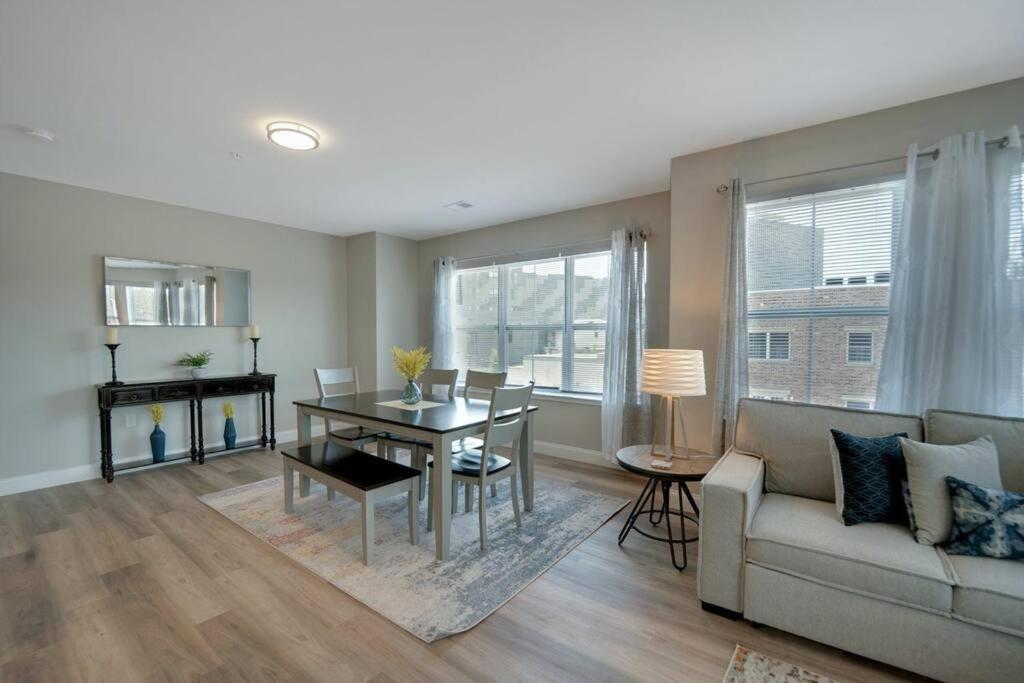 Beautiful 2Br Apt/Ewr Airport/King /Free Parking 뉴어크 외부 사진