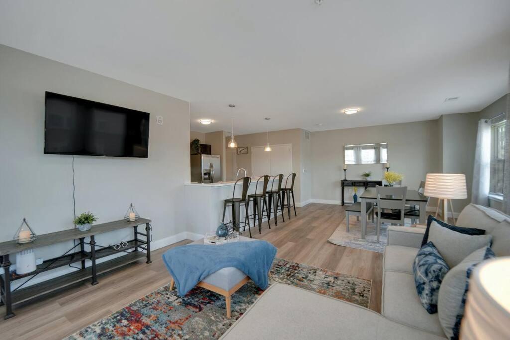 Beautiful 2Br Apt/Ewr Airport/King /Free Parking 뉴어크 외부 사진