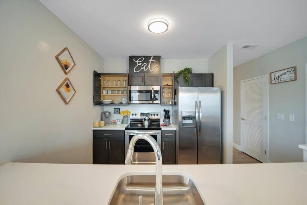 Beautiful 2Br Apt/Ewr Airport/King /Free Parking 뉴어크 외부 사진