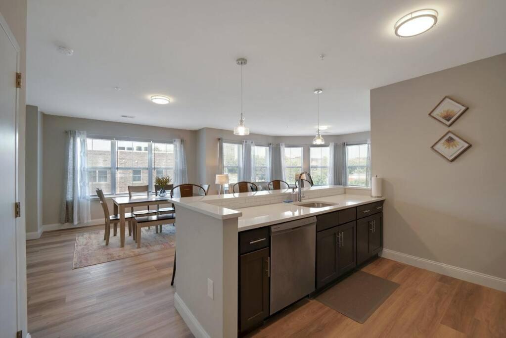 Beautiful 2Br Apt/Ewr Airport/King /Free Parking 뉴어크 외부 사진
